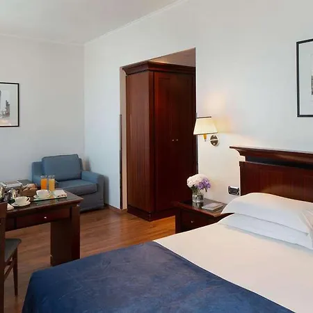 Starhotels Excelsior 4* Болонья
