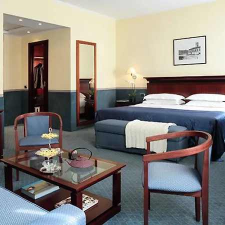 Starhotels Excelsior Болонья