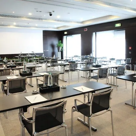 Готель Starhotels Excelsior 4*