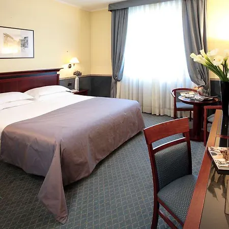 Starhotels Excelsior 4* Болонья