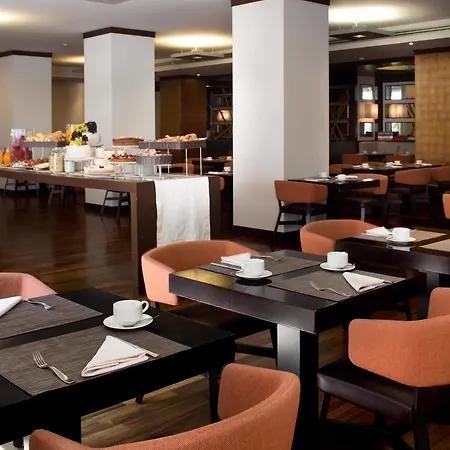 Starhotels Excelsior Болонья