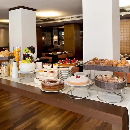 Готель Starhotels Excelsior Болонья