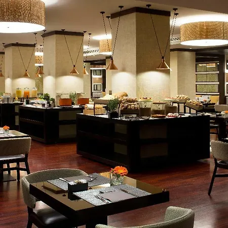 Starhotels Excelsior 4* Болонья